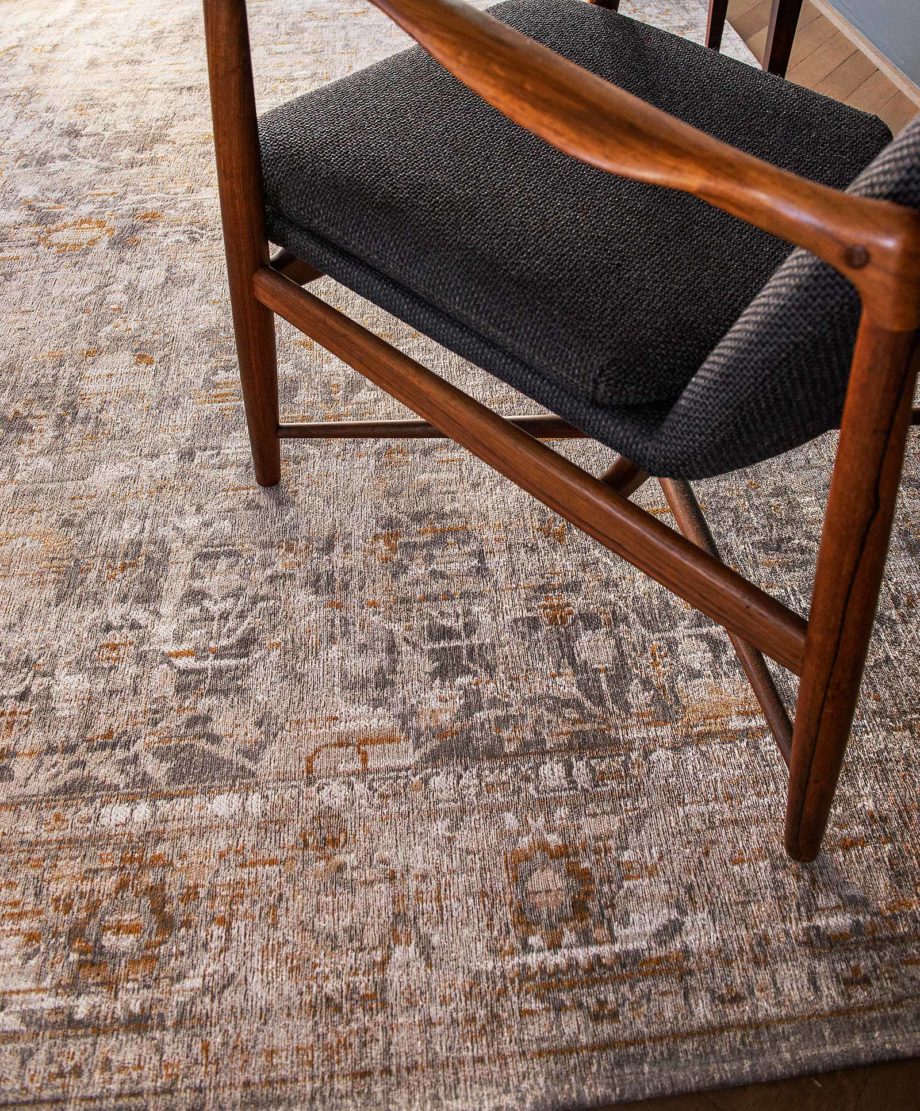 Louis De Poortere carpet LX 8884 Antiquarian Ushak Suleiman Grey interior 2