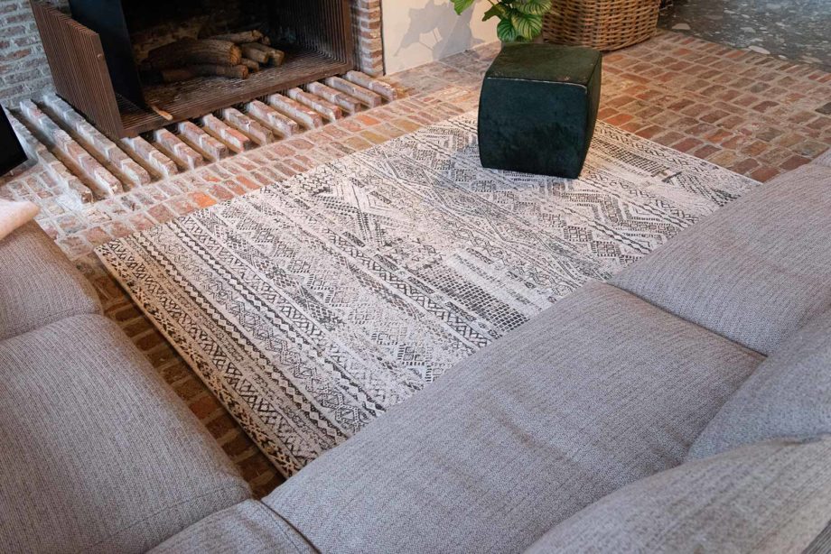 Louis De Poortere carpet LX 9114 Antiquarian Kilim Medina White interior 3