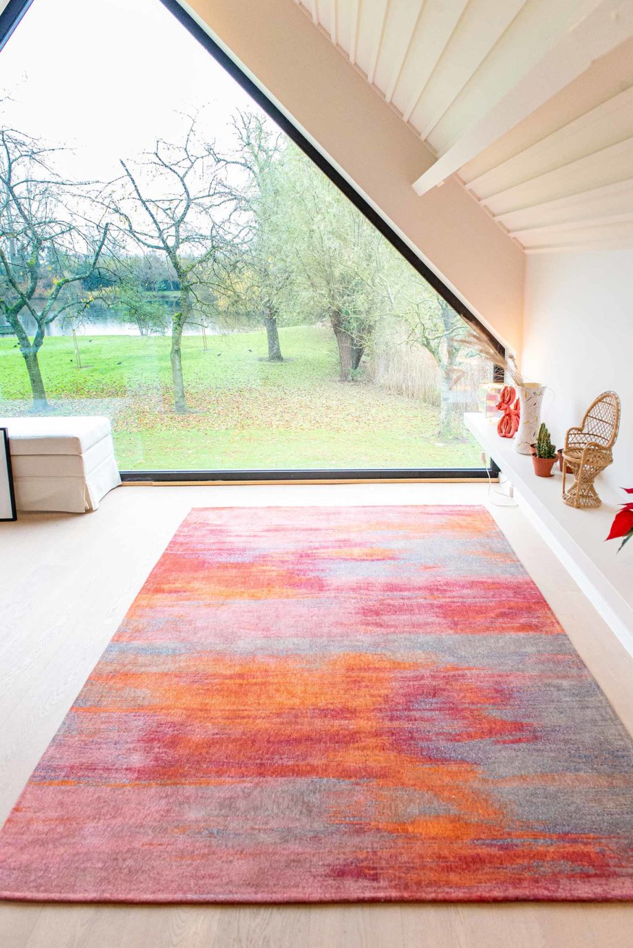 Louis De Poortere carpet LX 9116 Atlantic Monetti Hibiscus Red interior 10