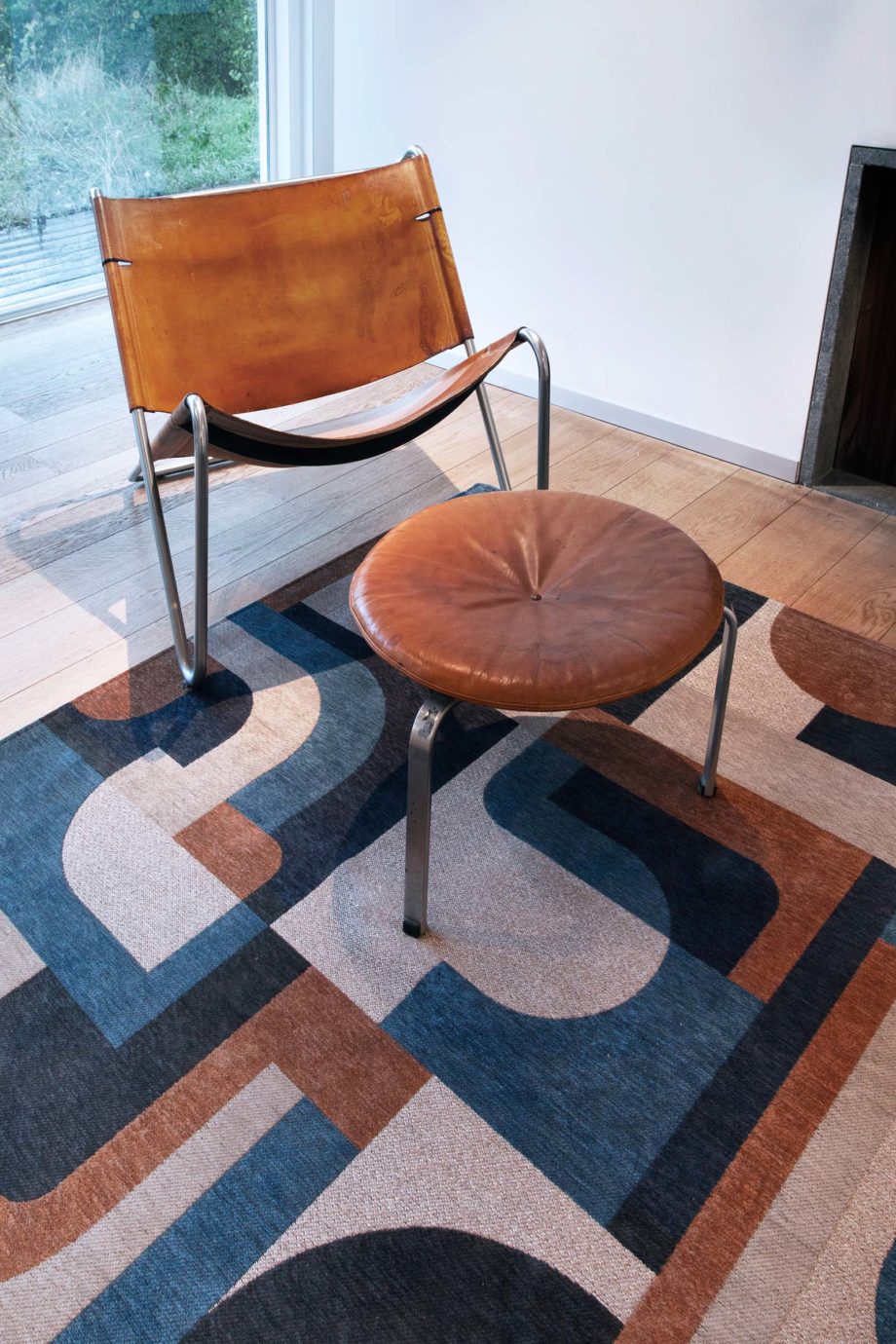Louis De Poortere carpet LX 9196 Nuance Module Camel Blue interior 2