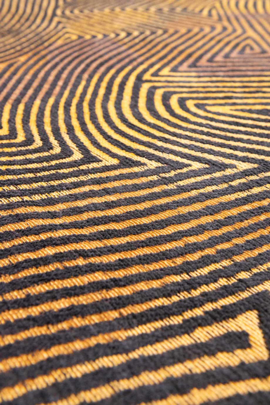 Louis De Poortere carpet LX 9227 Meditation Coral Black Gold zoom 3