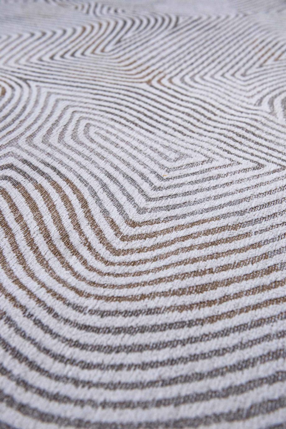 Louis De Poortere carpet LX 9228 Meditation Coral Oyster White zoom 3
