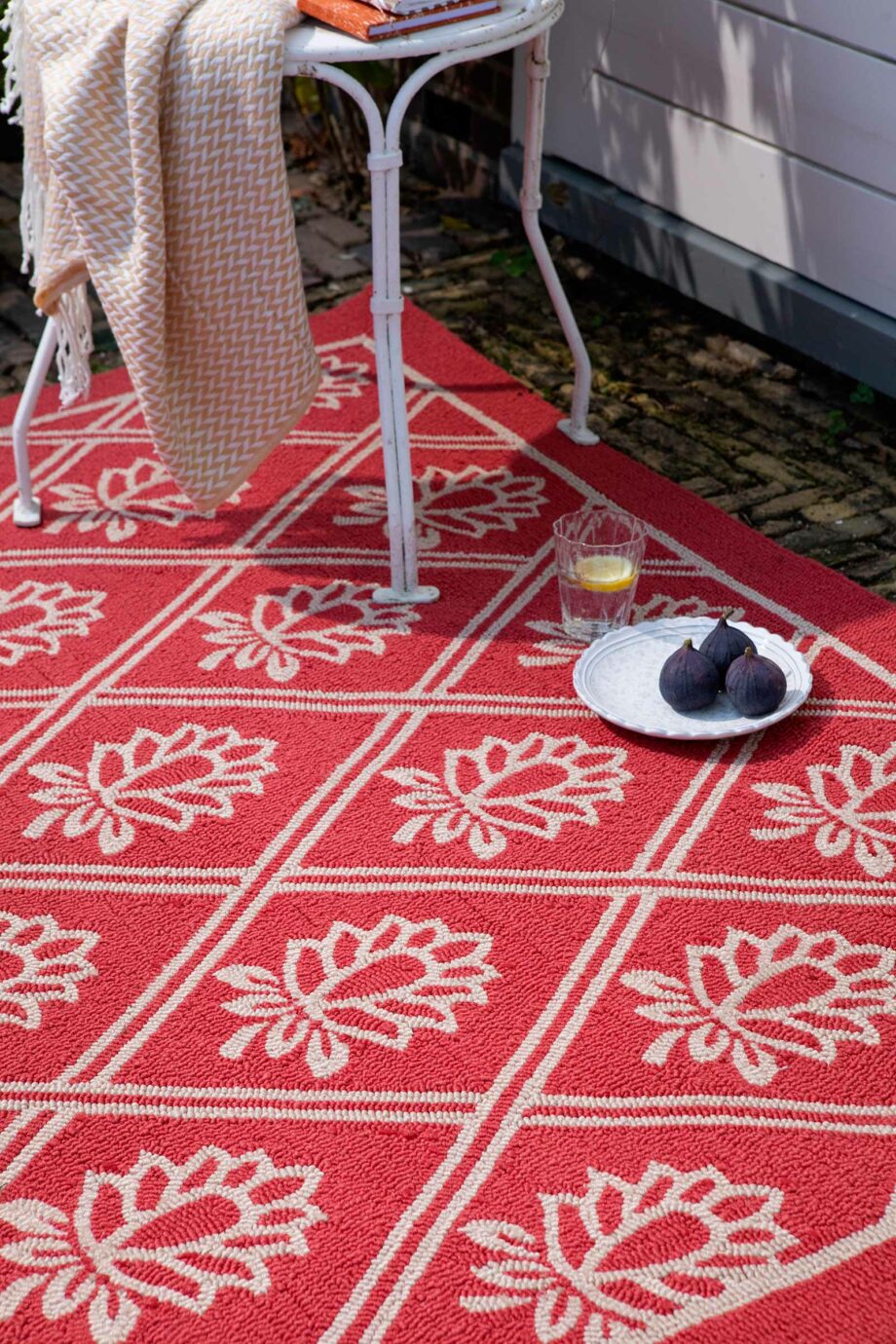 Laura Ashley outdoor Porchester Poppy Red 480200 interior B