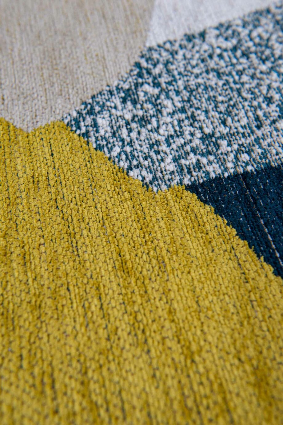 Louis De Poortere carpet Gallery Shapes 9369 Duck Song zoom 2