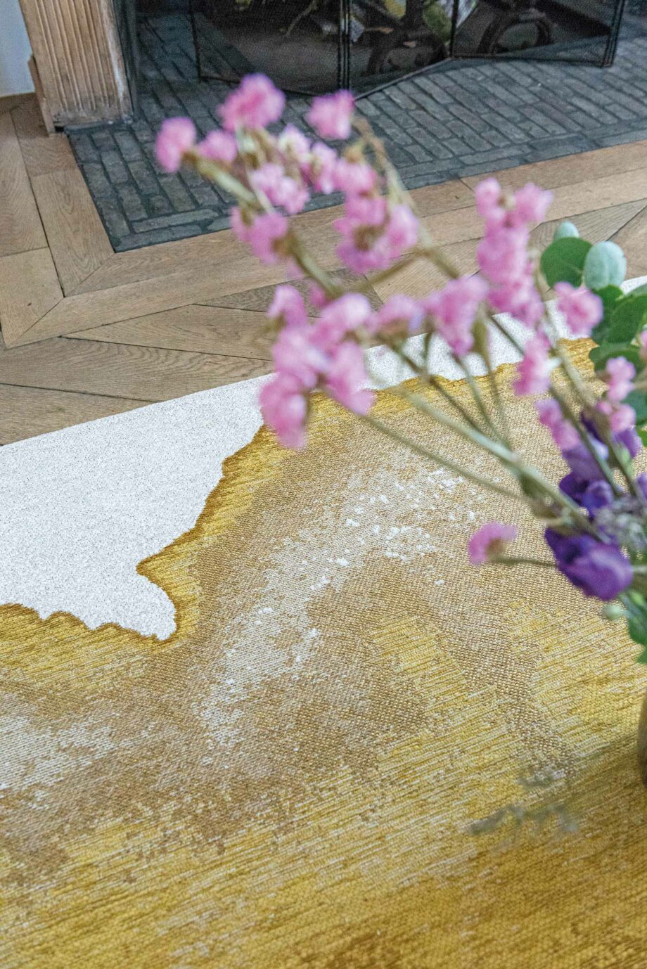 Louis De Poortere carpet Meditation Lagoon 9333 Sunset interior 2