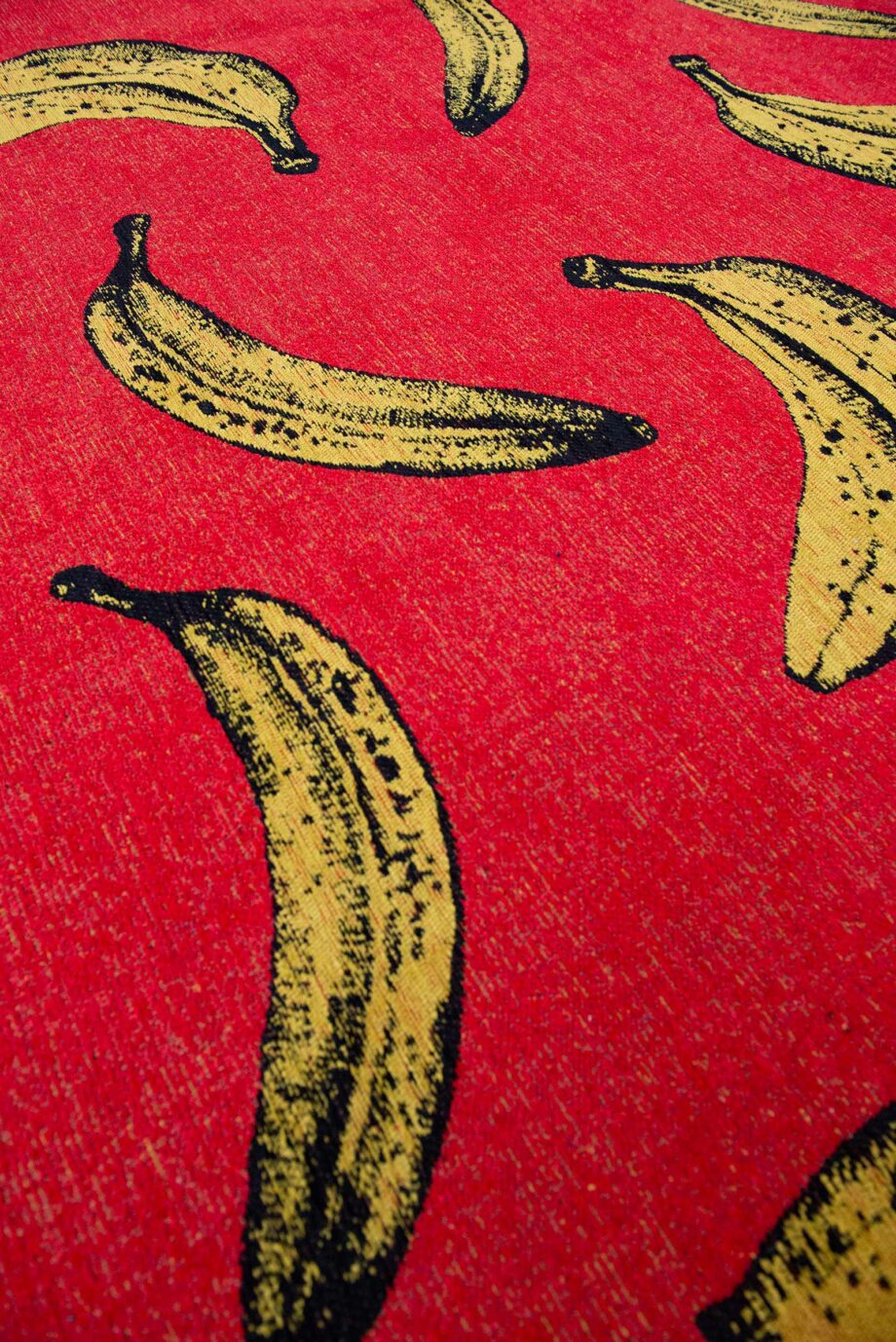 Louis De Poortere carpet Pop 9392 Miami Red zoom 1