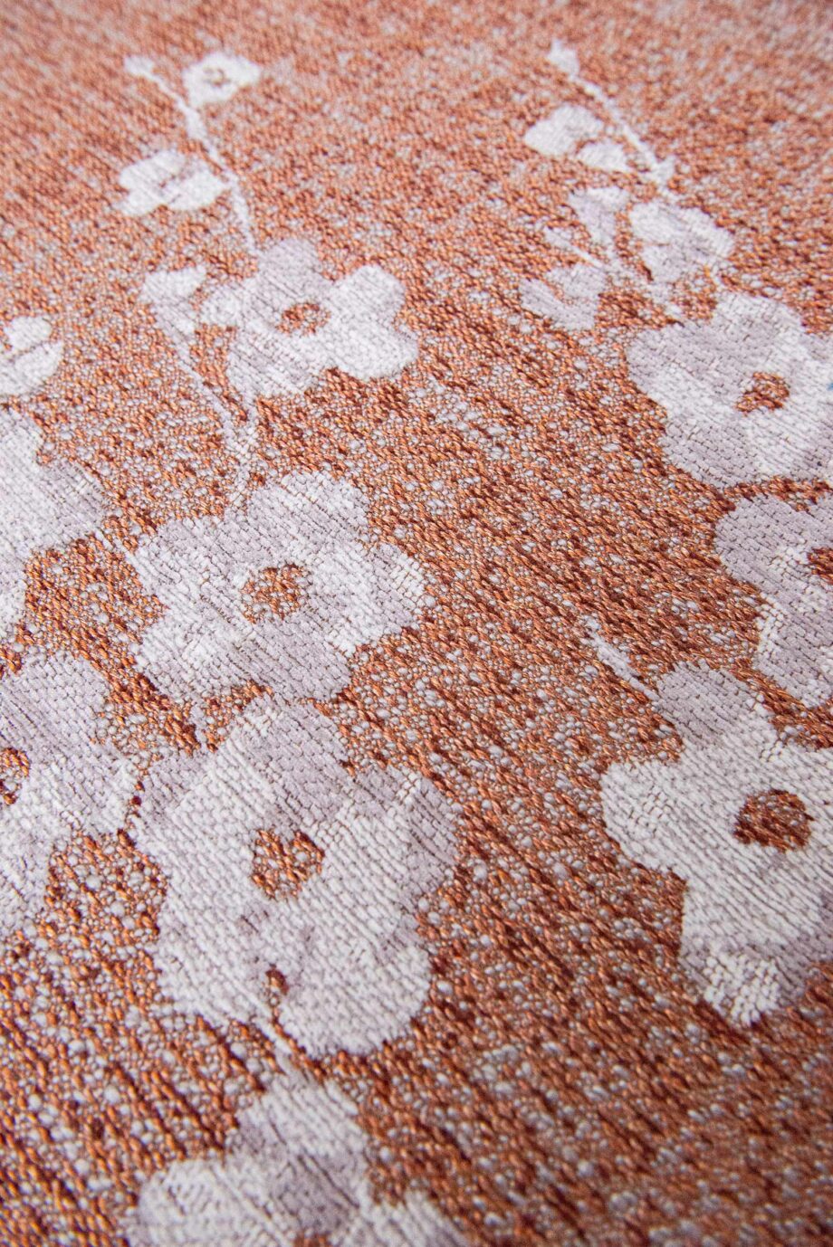 Louis De Poortere carpet Sakura 9371 Copper Pink zoom 4