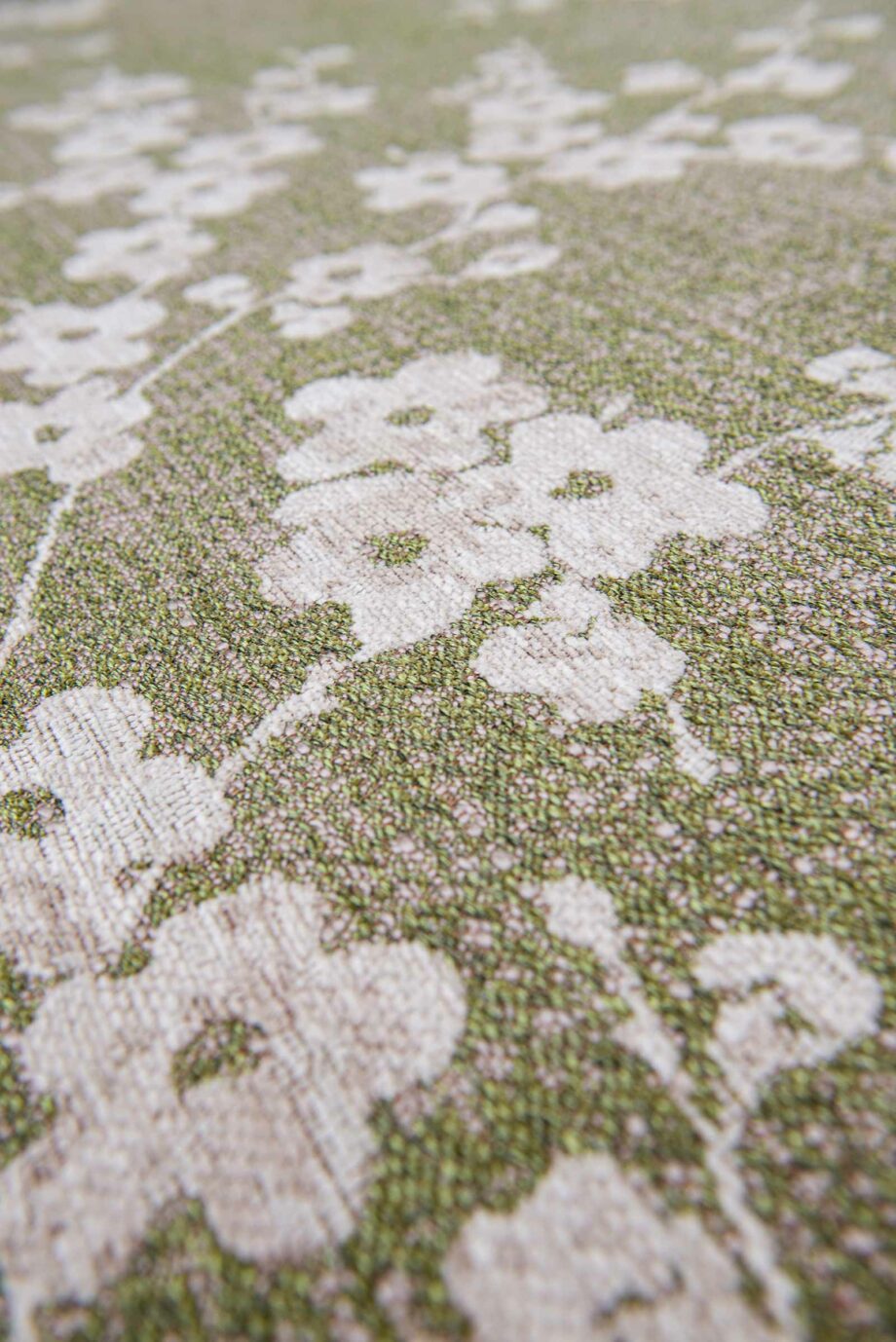 Louis De Poortere carpet Sakura 9372 Wet Garden zoom 3