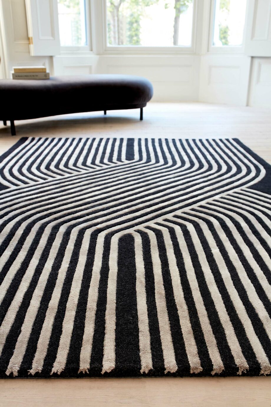 Asiatic carpet Matrix 98 Solstice Gunmetal interior