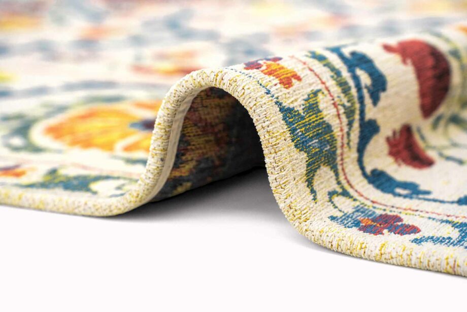 Louis De Poortere carpet Antiquarian Suzani 9728 Origine upfold