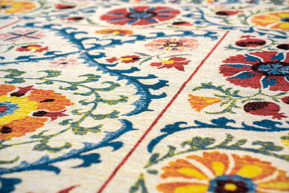 Louis De Poortere carpet Antiquarian Suzani 9728 Origine zoom 2