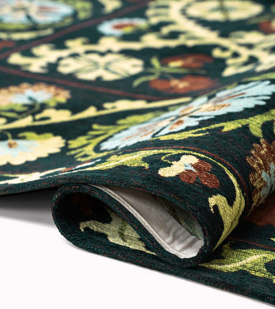 Louis De Poortere carpet Antiquarian Suzani 9729 Bavaria fold