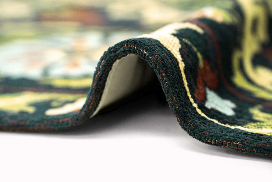 Louis De Poortere carpet Antiquarian Suzani 9729 Bavaria upfold