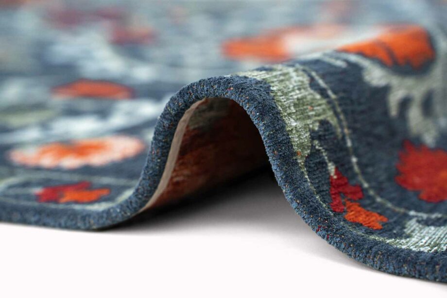 Louis De Poortere carpet Antiquarian Suzani 9730 Nordic upfold