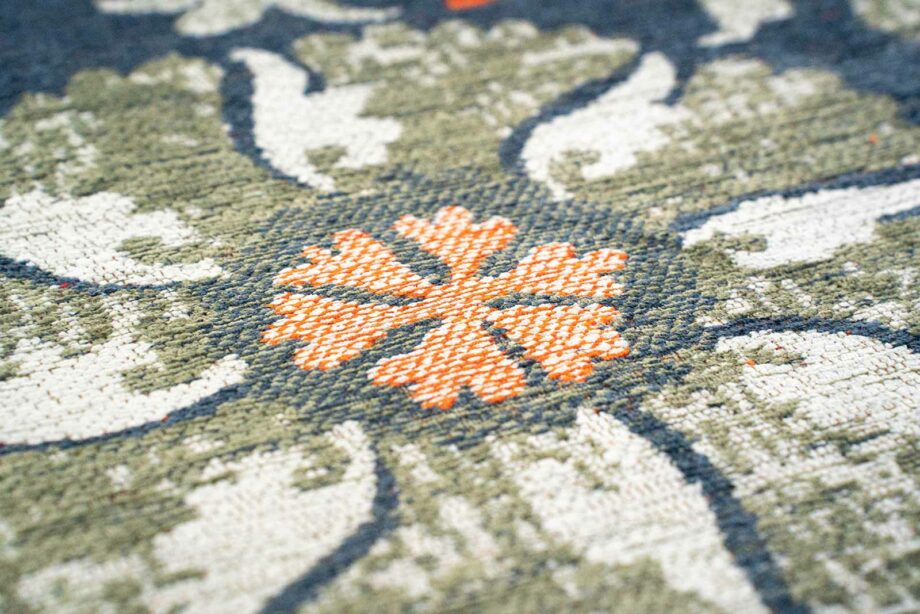Louis De Poortere carpet Antiquarian Suzani 9730 Nordic zoom 2