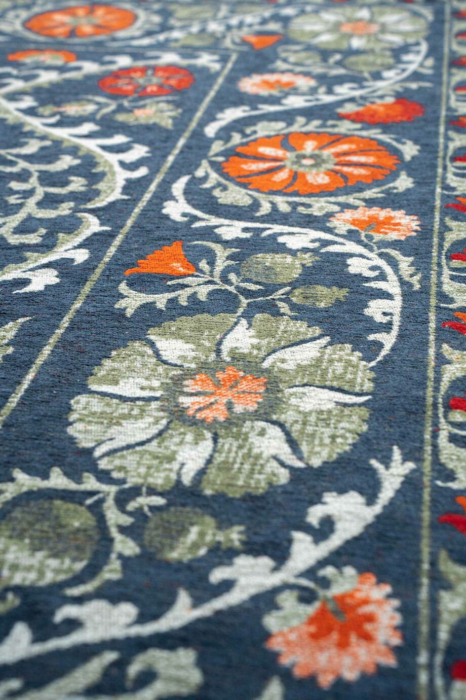 Louis De Poortere carpet Antiquarian Suzani 9730 Nordic zoom vertical
