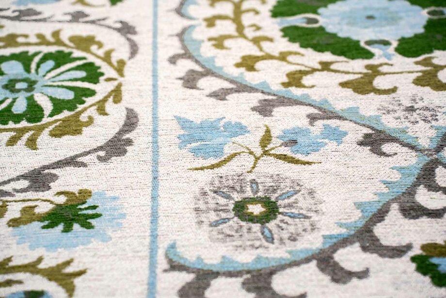 Louis De Poortere carpet Antiquarian Suzani 9732 Slavia zoom 3