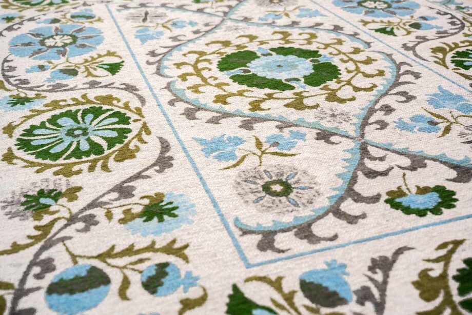 Louis De Poortere carpet Antiquarian Suzani 9732 Slavia zoom