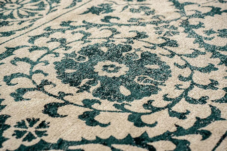 Louis De Poortere carpet Antiquarian Suzani 9733 Notos zoom 3