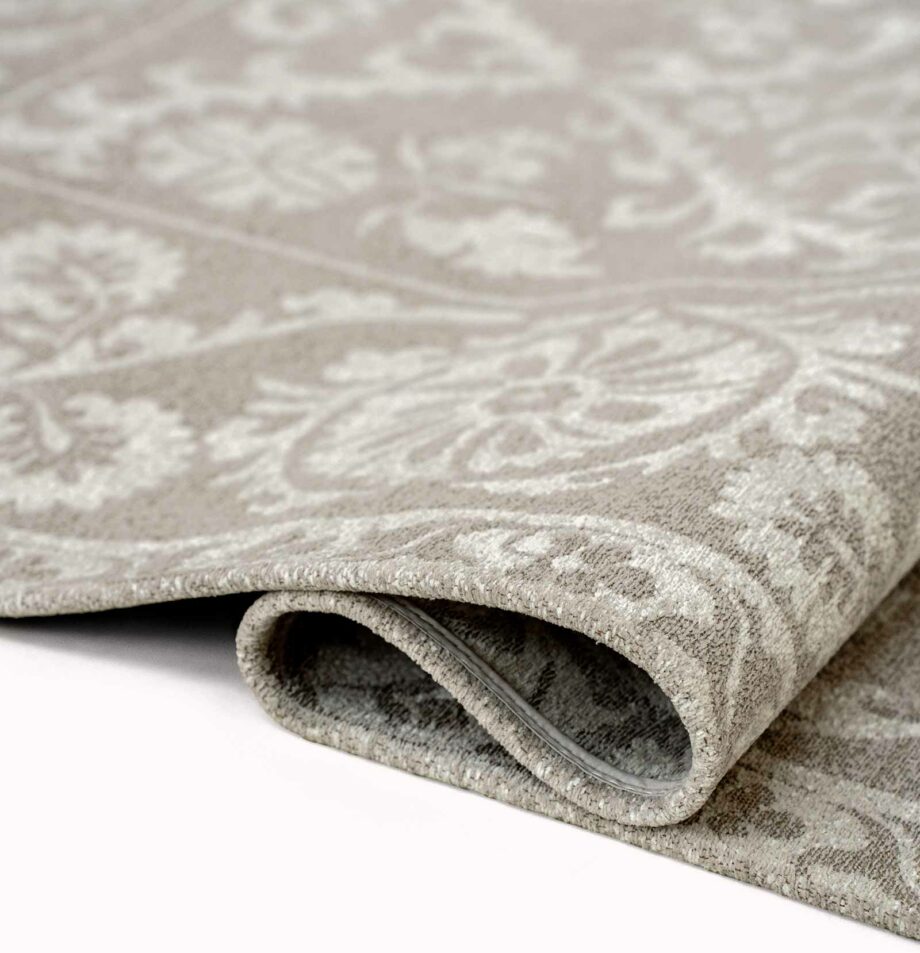 Louis De Poortere carpet Antiquarian Suzani 9846 Boree fold