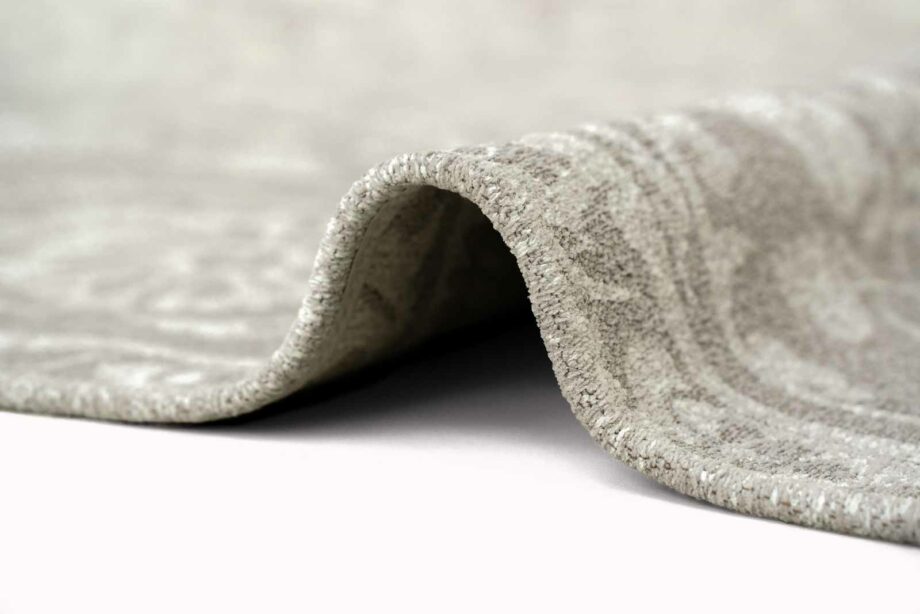 Louis De Poortere carpet Antiquarian Suzani 9846 Boree upfold