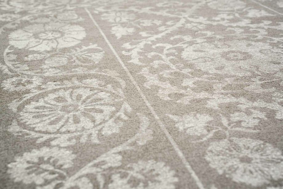 Louis De Poortere carpet Antiquarian Suzani 9846 Boree zoom 7