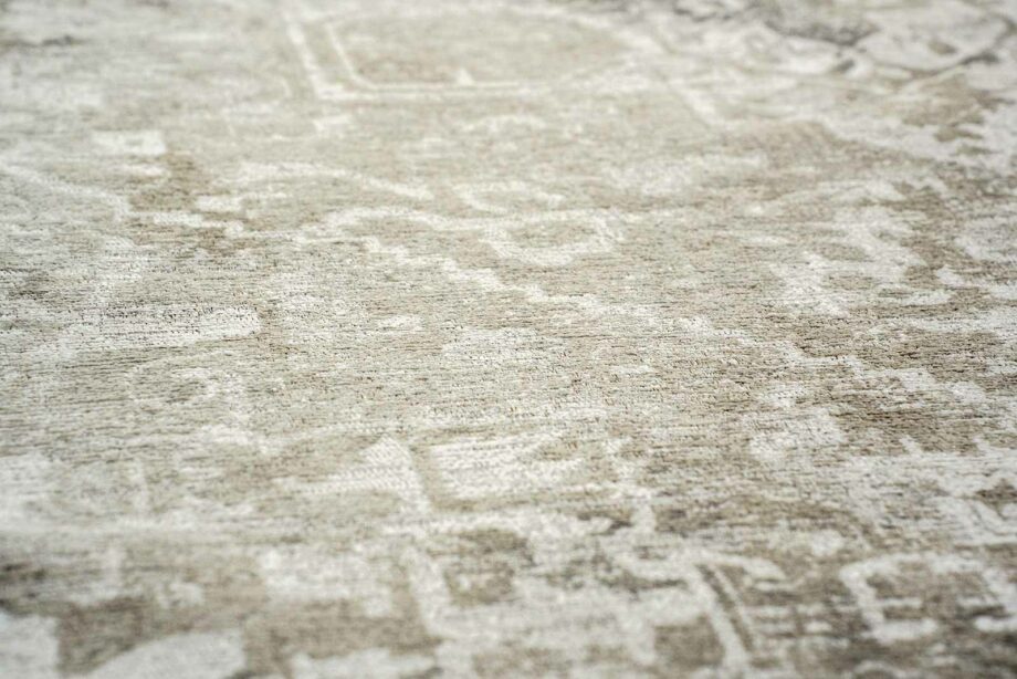 Louis De Poortere carpet Antiquarian Tabriz 9647 Suede zoom 6