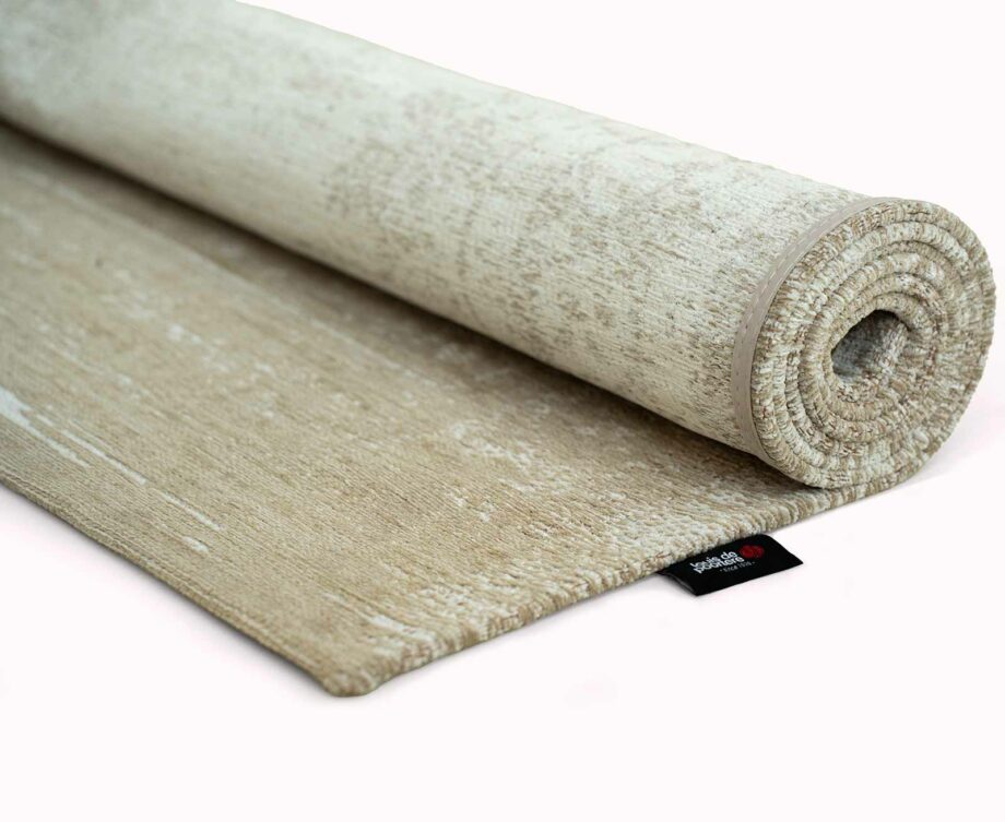 Louis De Poortere carpet Fading World Medallion 9672 Milk Curry roll
