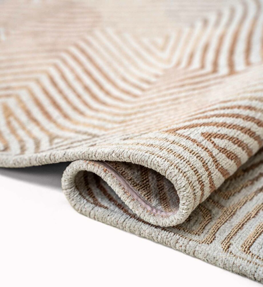 Louis De Poortere carpet Meditation Coral 9800 Indian Sand fold
