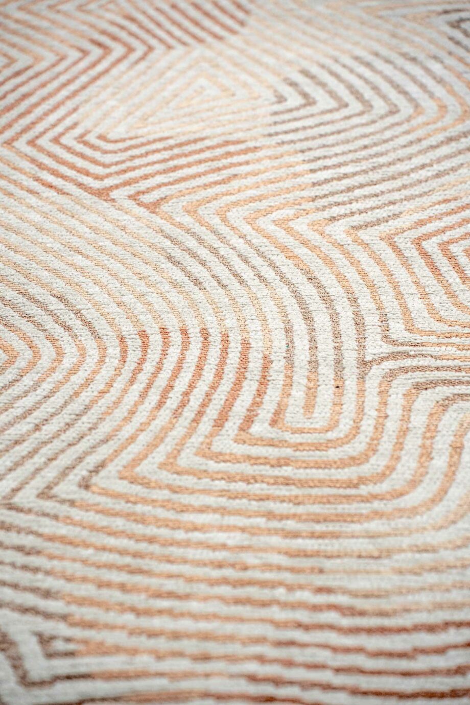 Louis De Poortere carpet Meditation Coral 9800 Indian Sand zoom vertical