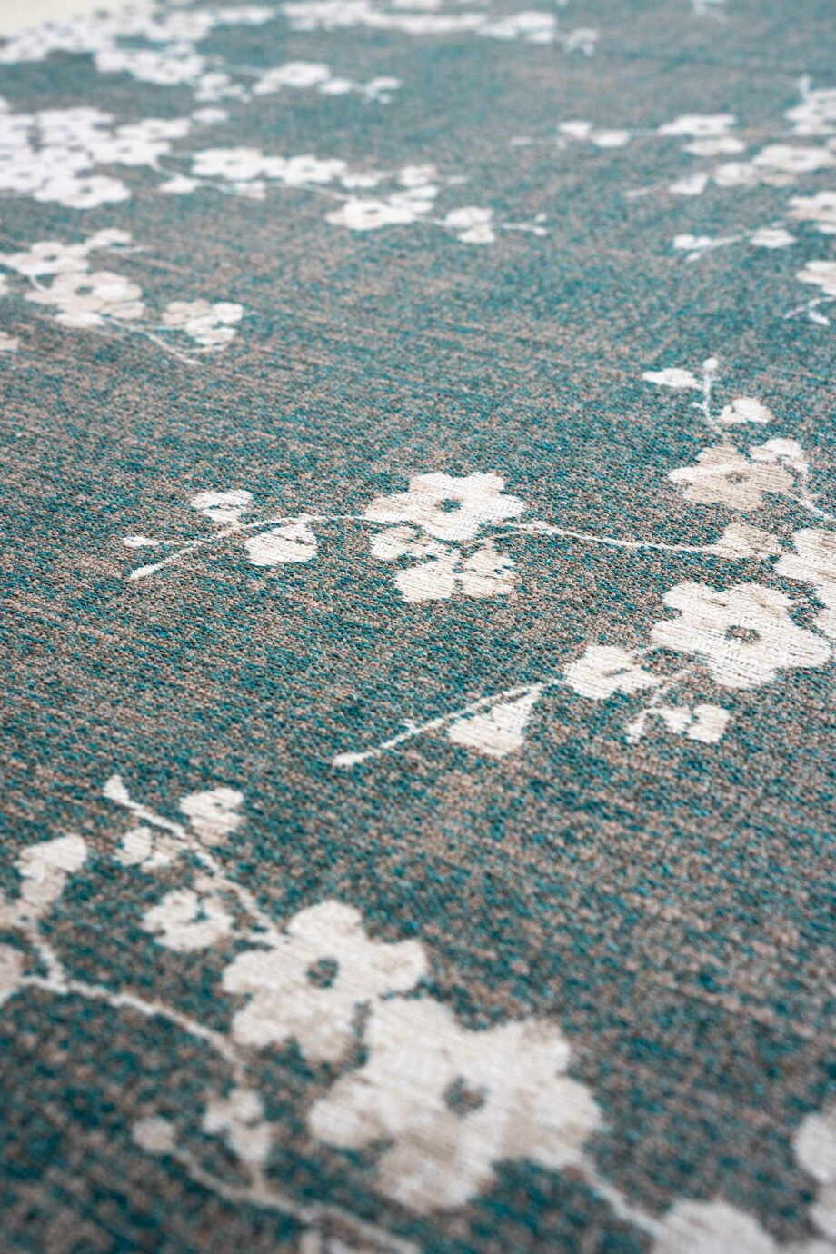 Louis De Poortere carpet Sakura 9850 Sakura Lake Blue zoom vertical