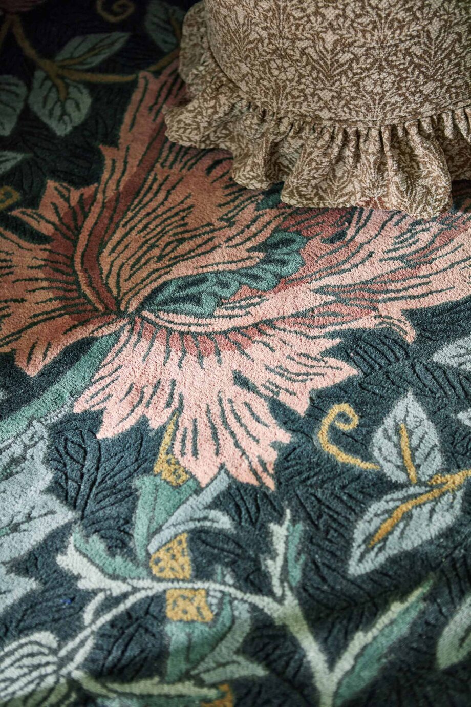 Morris Co Honeysuckle Tulip Teal 130407 interior C