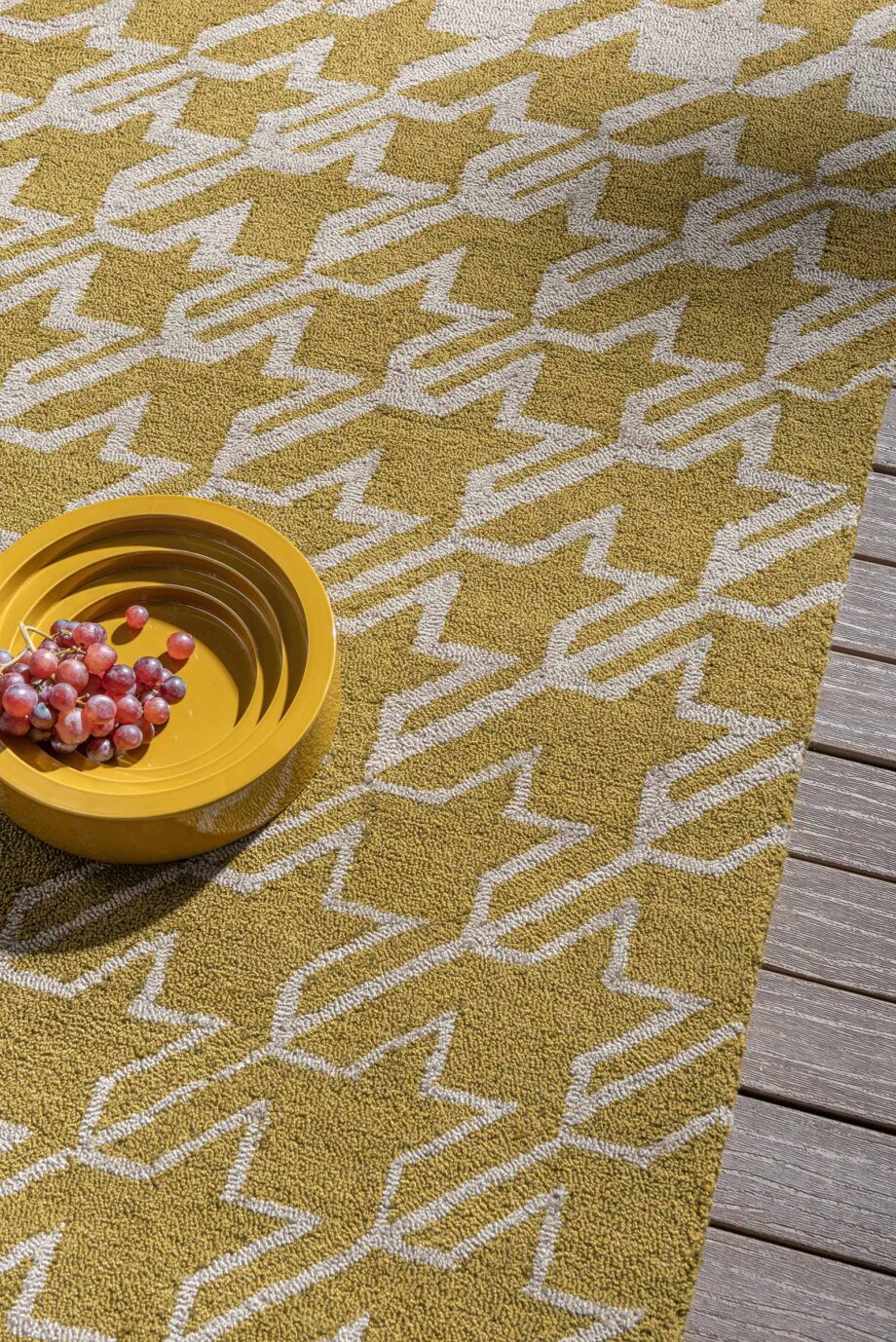Ted Baker Houndstooth Mustard 455706 interior B PET outdoor