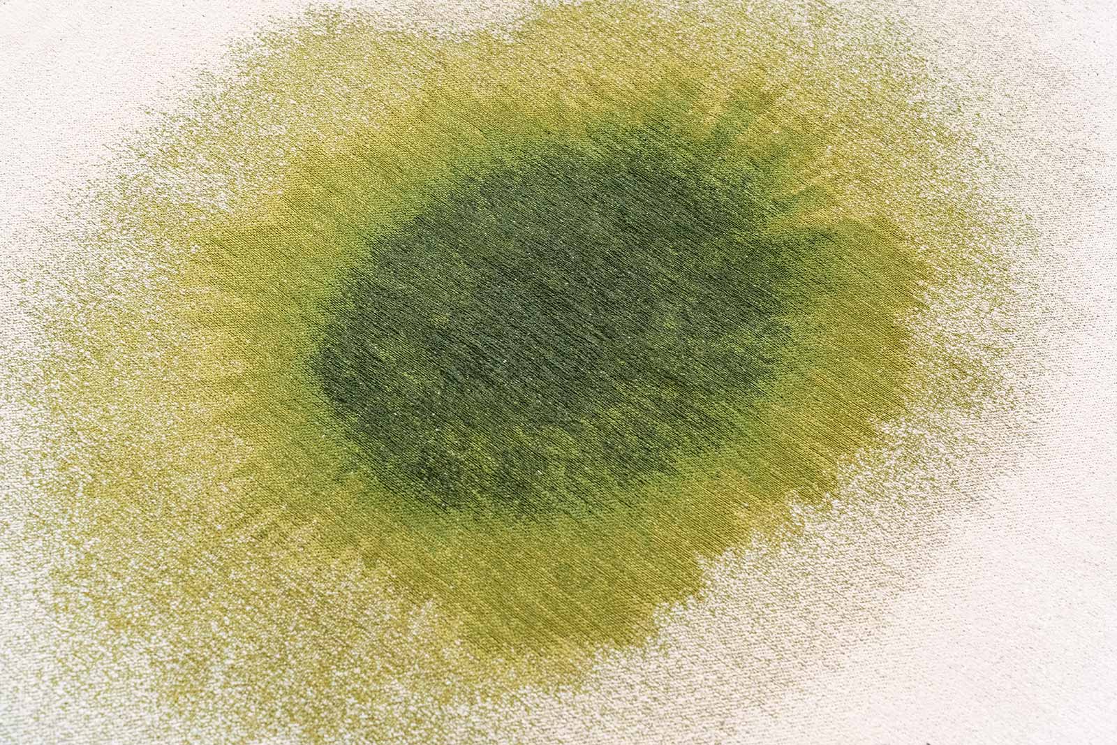 Louis De Poortere carpet Meditation 2105 Drop Green Pepper zoom 2